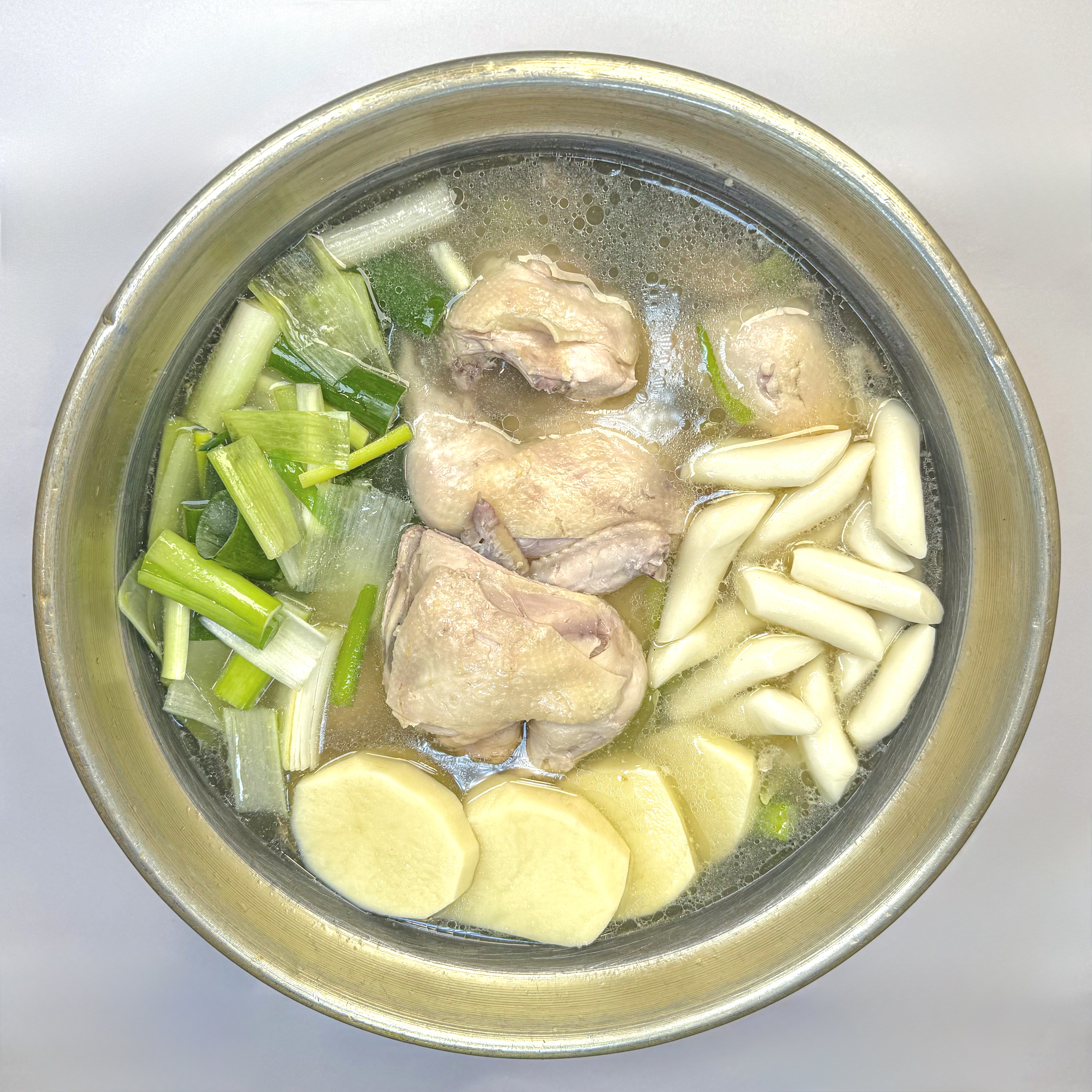 효담칼국수 닭한마리 명동본점 사진 3