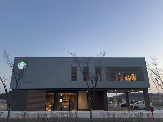 스타벅스 경북도청대로점 사진 2