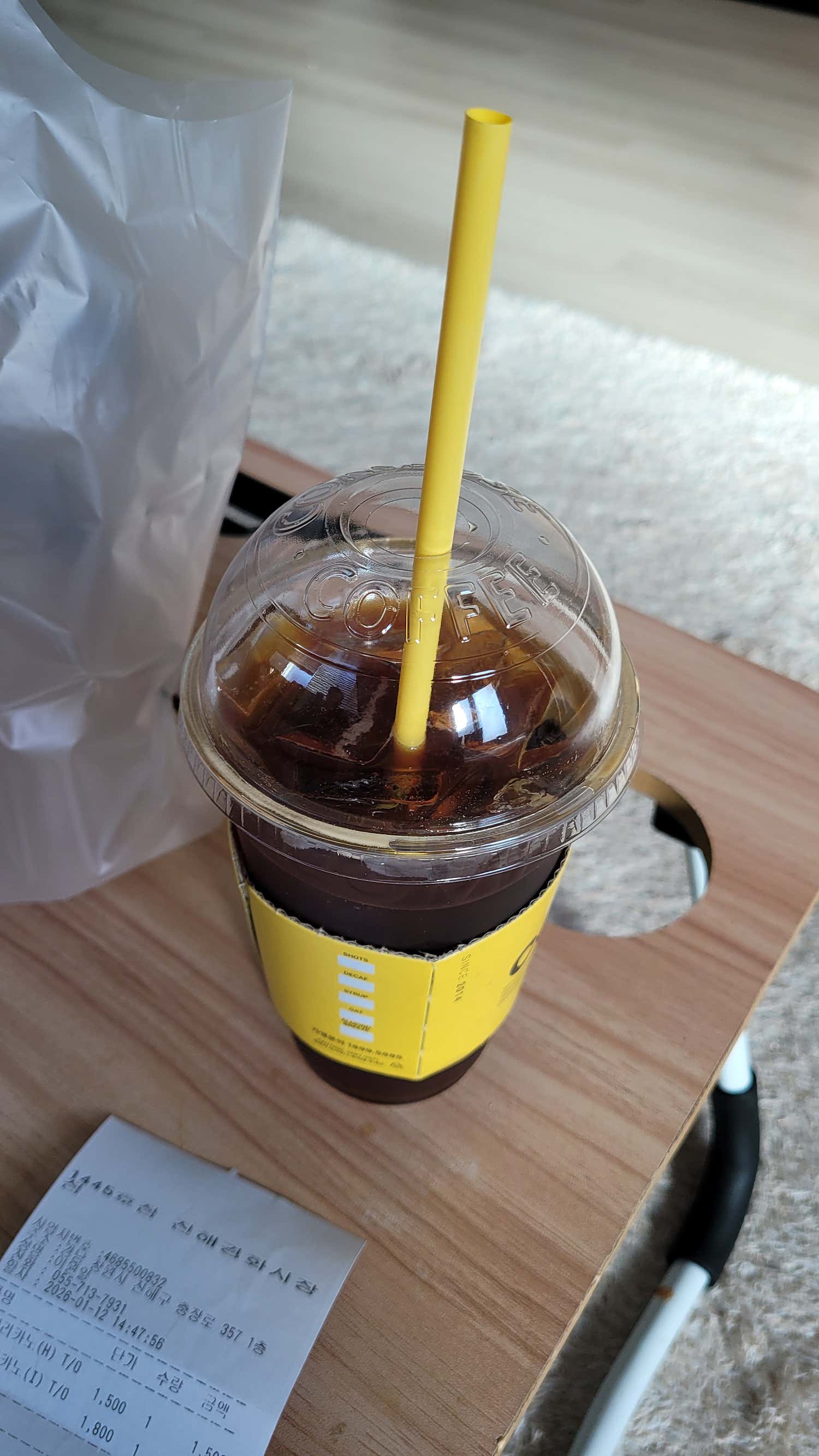 컴포즈커피 진해경화시장점 사진 4