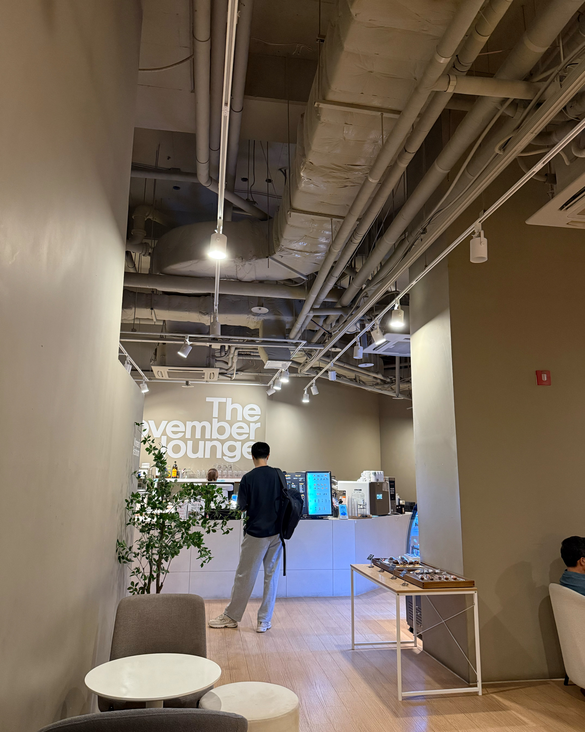 더노벰버라운지 청량리그라시엘점 사진 4