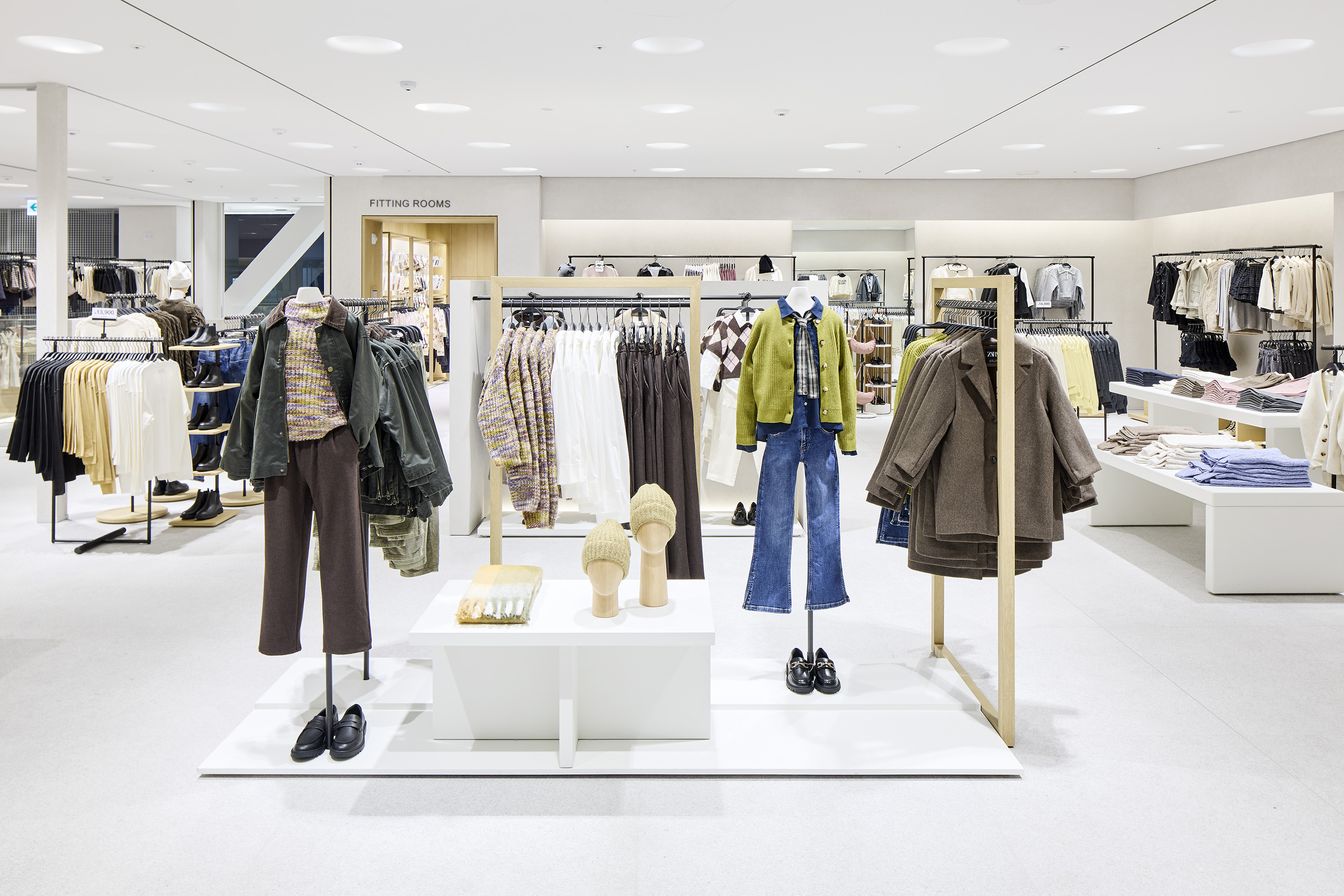 ZARA 롯데아울렛 서울역점 사진 4