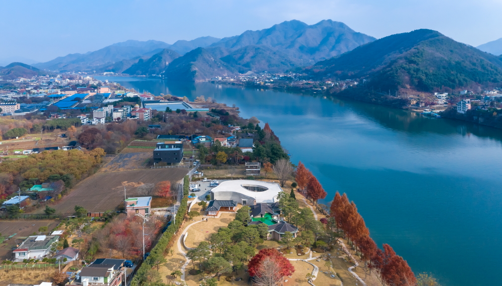 아유 스페이스 사진 1