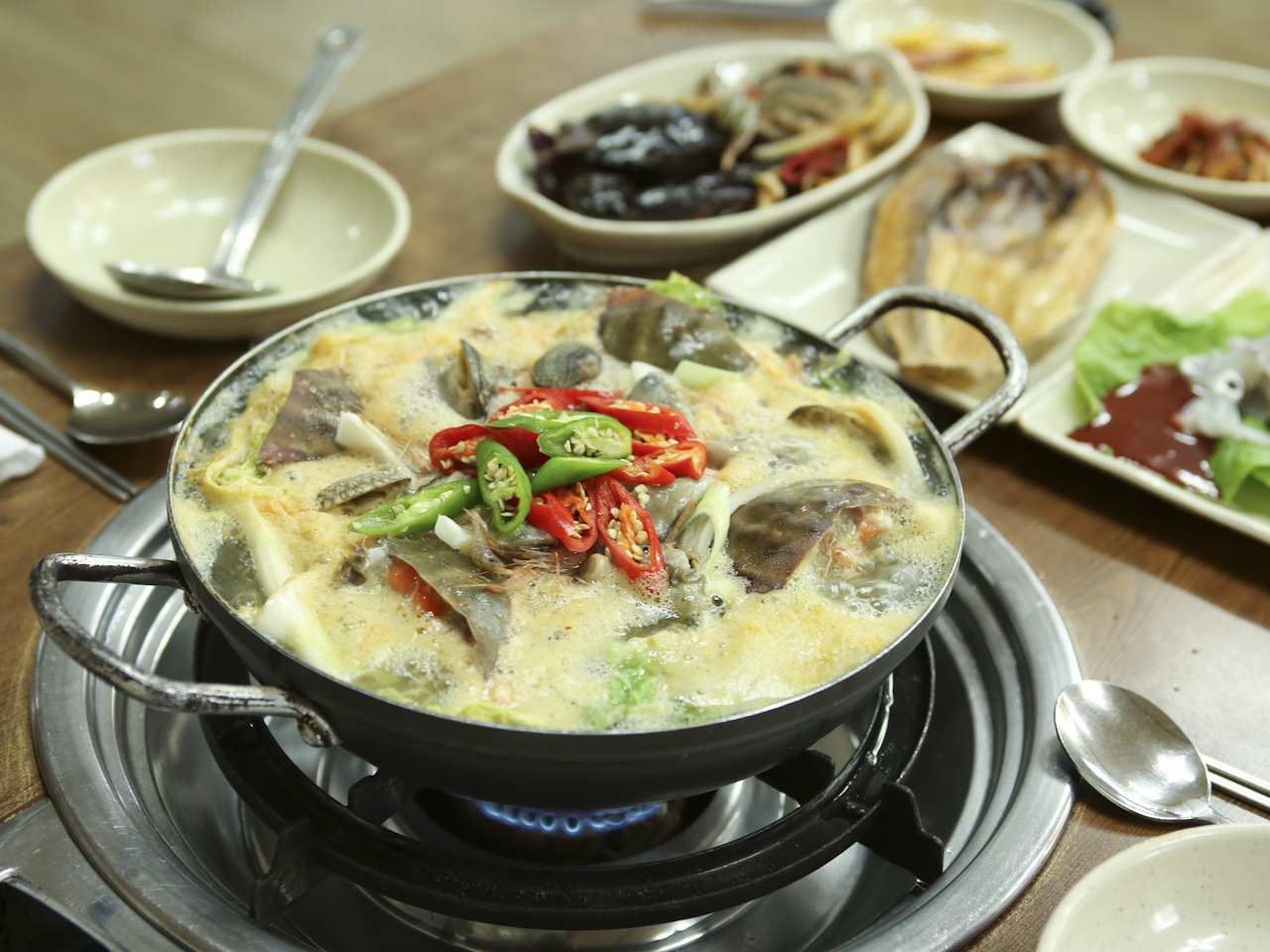 원조뚝배기식당 사진 1