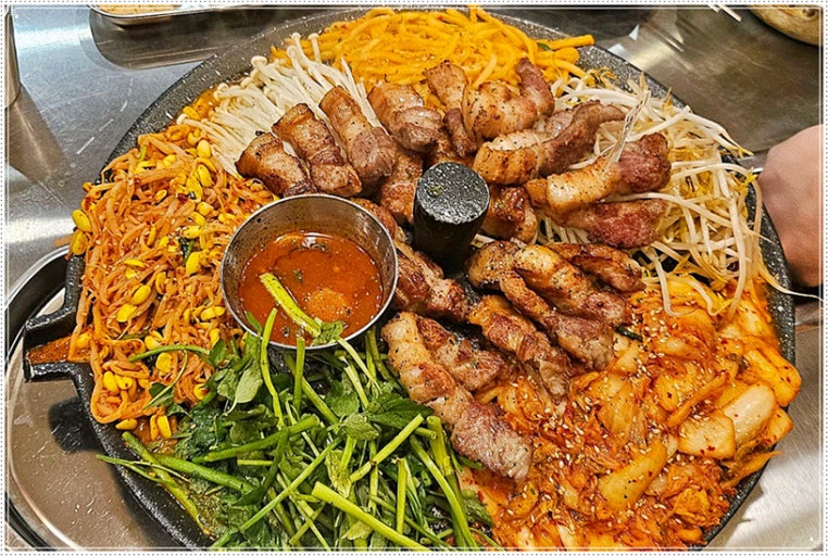 돼통령 영통역점 사진 3
