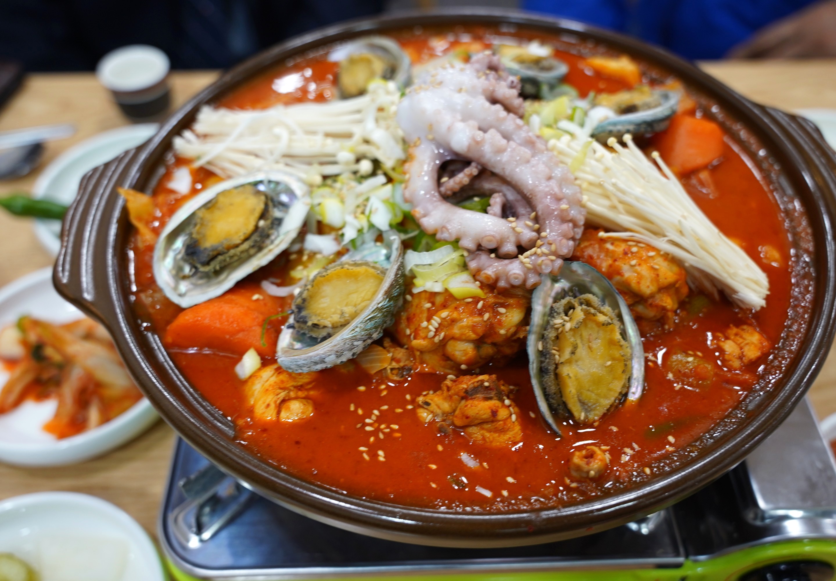 형과아우누룽지삼계탕&왕갈비탕 서산터미널점 사진 5