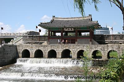 화홍문 사진 1