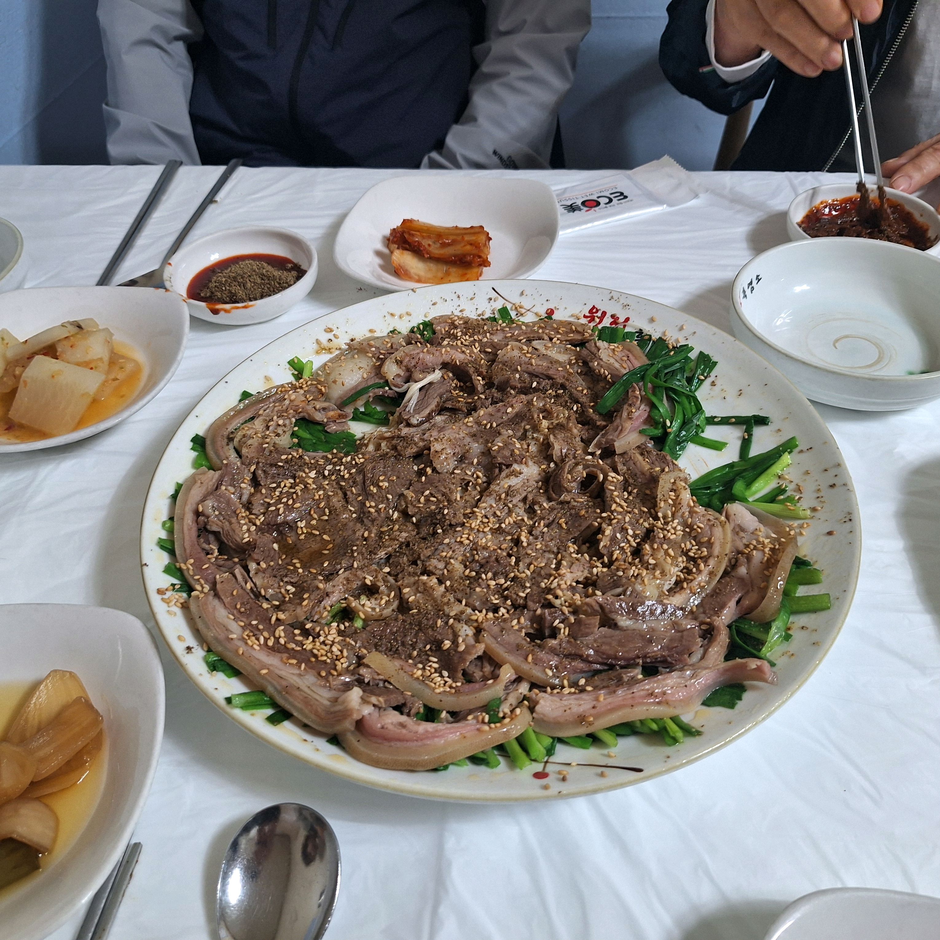 원정흑염소 사진