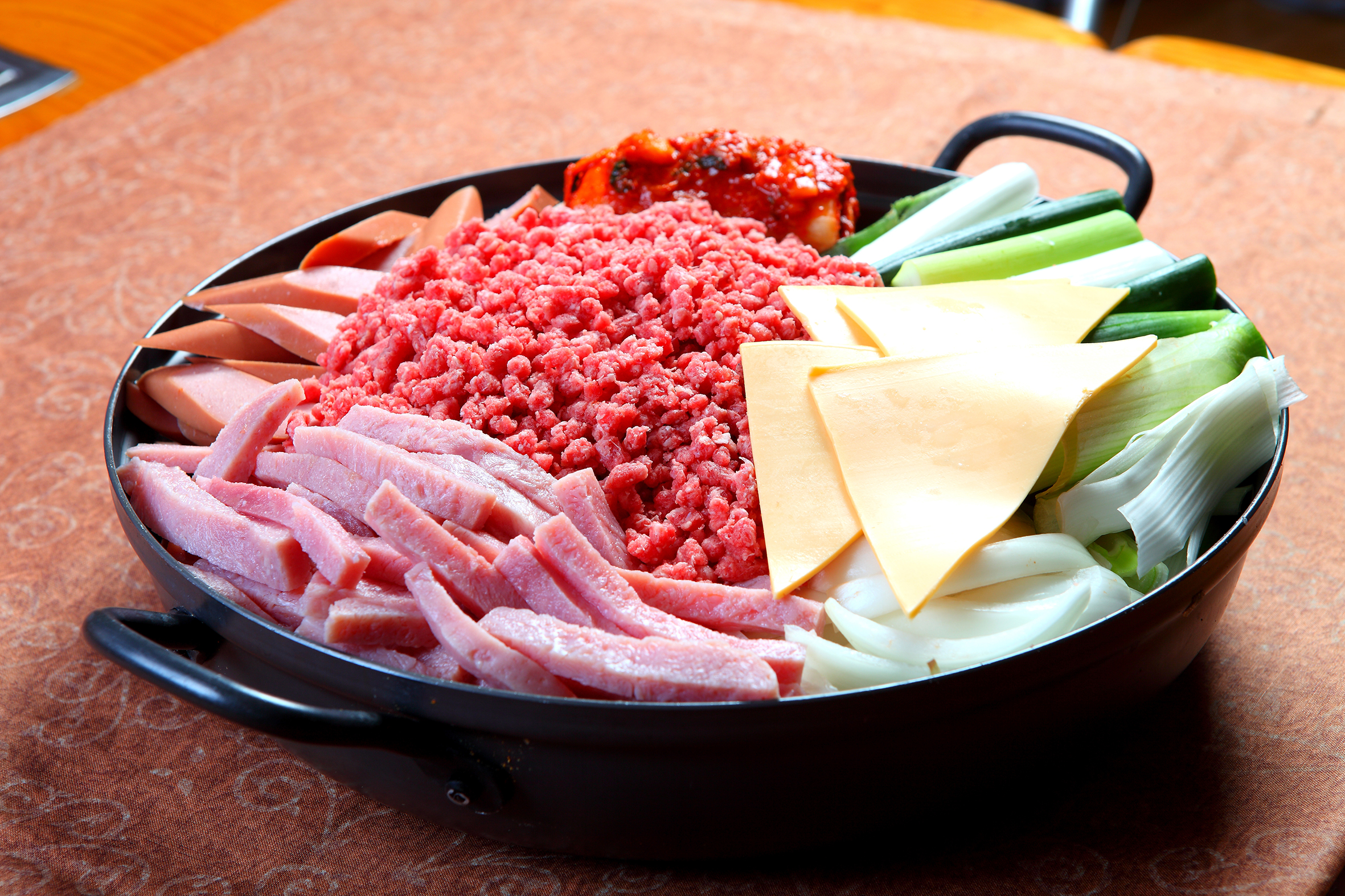 송탄나여사부대찌개 본오점 사진 2