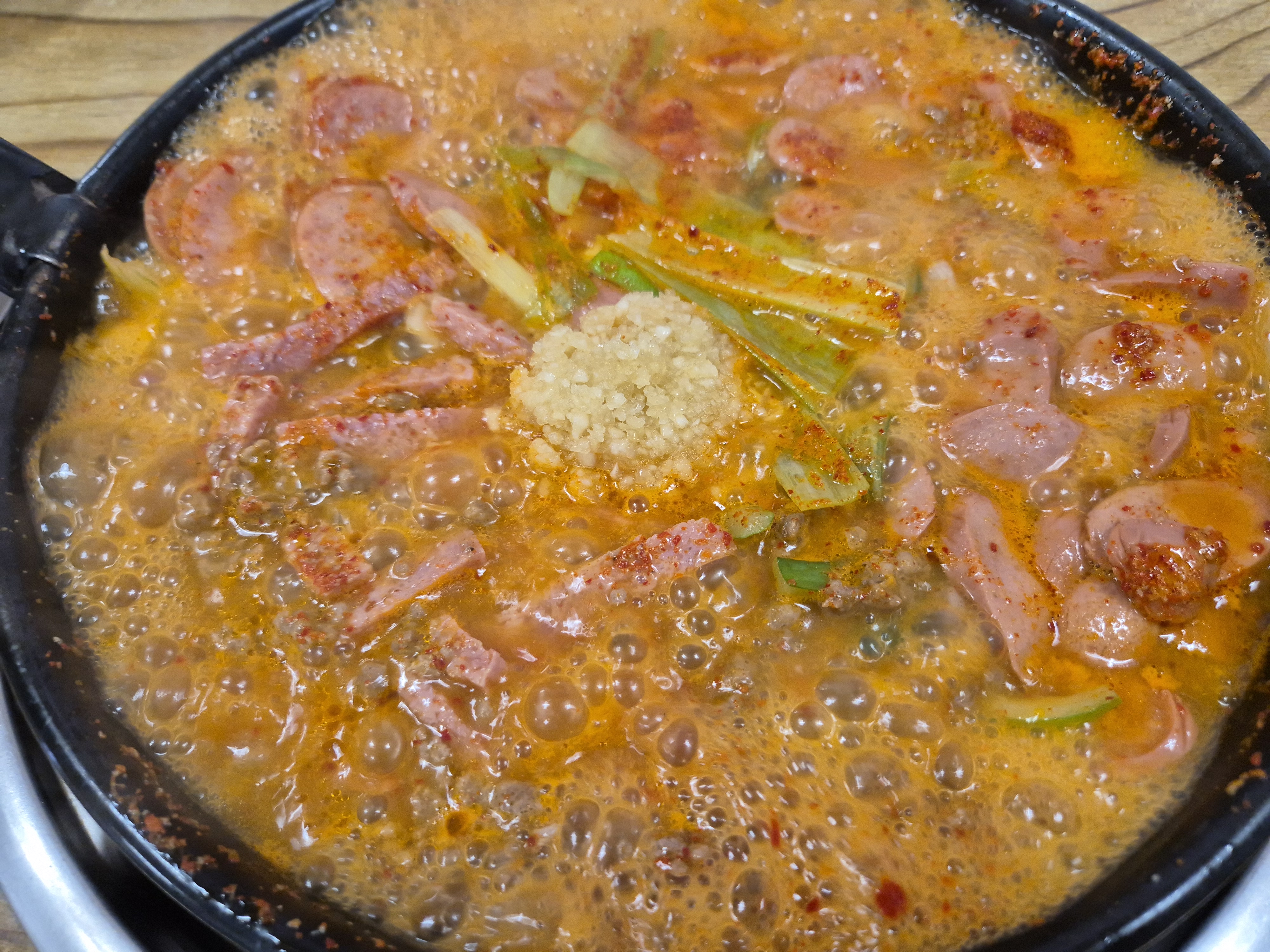송탄나여사부대찌개 본오점 사진 5