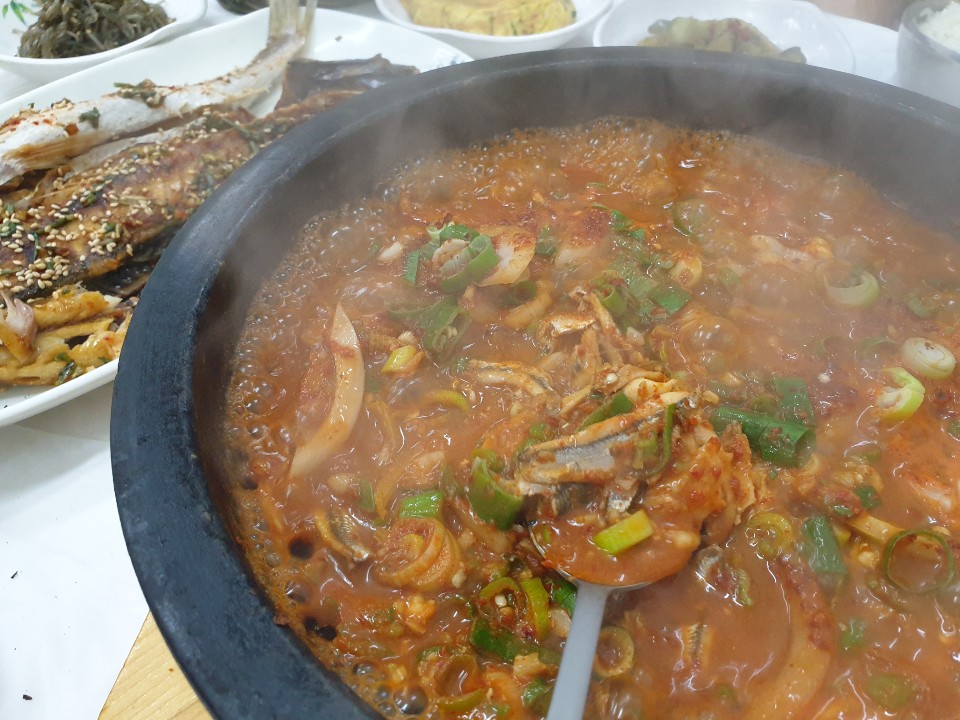 충무멸치쌈밥 사진 1